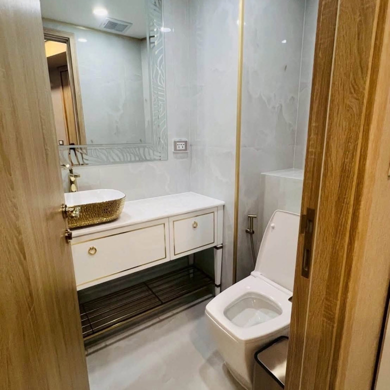 EP0893 | Luxury Condo for Sale at Copacabana Beach Jomtien (Beachfront)Selling Price: THB 4,300,000