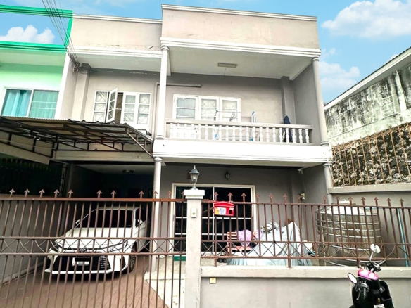 EP0160 | Townhouse for Sale in Photisarn, North Pattaya