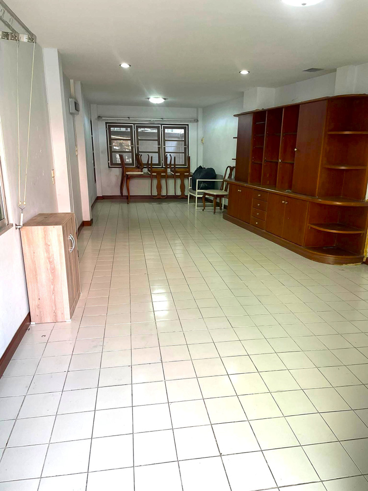 EP0160 | Townhouse for Sale in Photisarn, North Pattaya