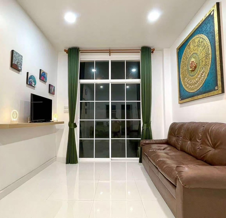 EP0176 | 6-BR Villa for Sale in Huay Yai, Pattaya
