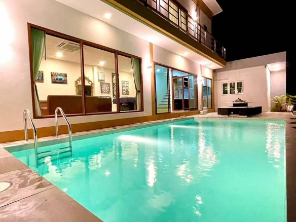 EP0176 | 6-BR Villa for Sale in Huay Yai, Pattaya