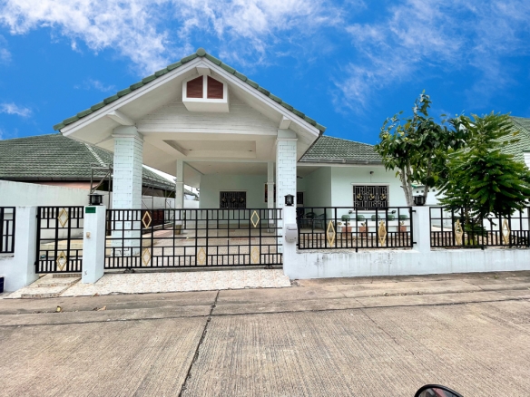 EP0145 | Villa for Sale in Nong Pla Lai, Pattaya