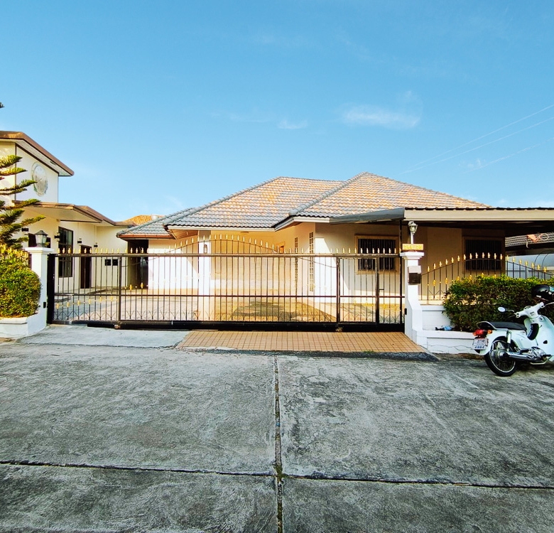 EP0199 | 4-BR Luxury Villa for Sale in South Pattaya