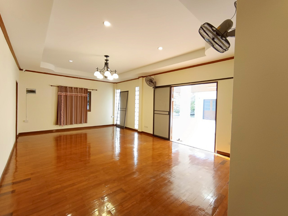 Villa for Sale in South Pattaya-19 EP0199 | 4-BR Luxury Villa for Sale in South Pattaya