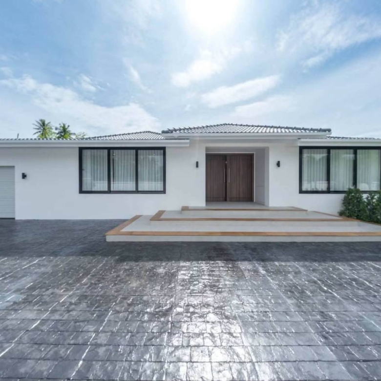 E0944 | Hauy Yai Fully Renovated 5- Bedroom all en-suite and 7 bath rooms SAle 21,950,000 baht