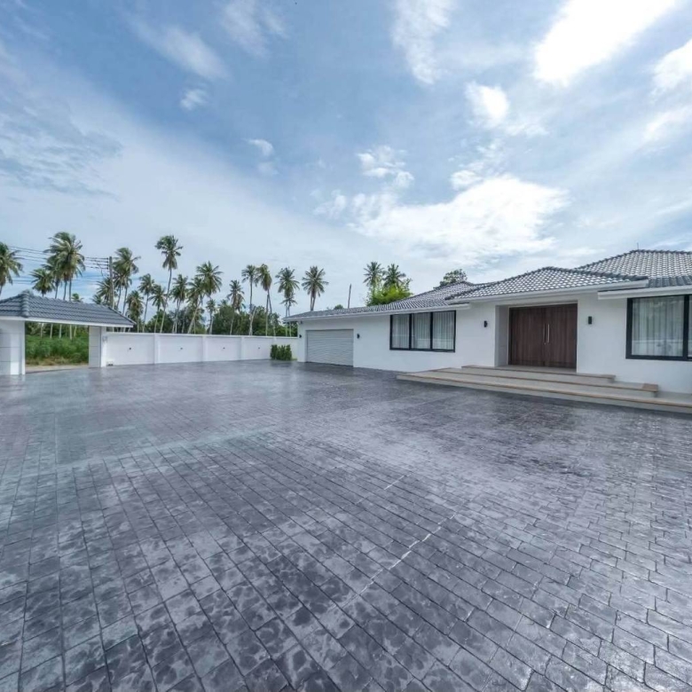 E0944 | Hauy Yai Fully Renovated 5- Bedroom all en-suite and 7 bath rooms SAle 21,950,000 baht