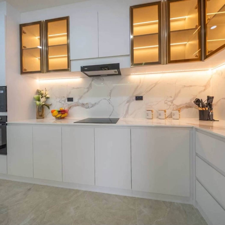 E0944 | Hauy Yai Fully Renovated 5- Bedroom all en-suite and 7 bath rooms SAle 21,950,000 baht