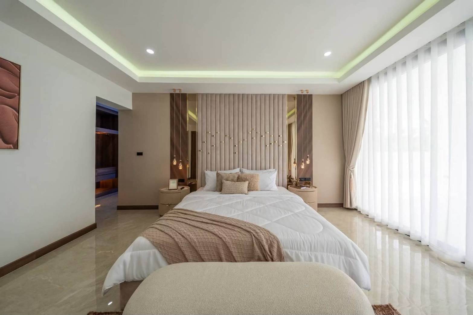 E0944 | Hauy Yai Fully Renovated 5- Bedroom all en-suite and 7 bath rooms SAle 21,950,000 baht