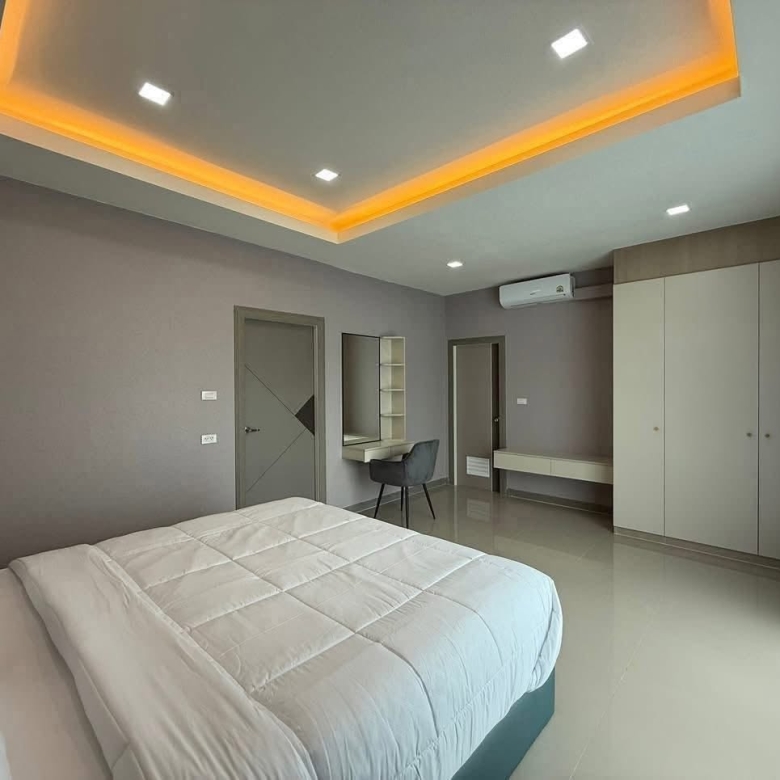 EP0913 | Only 3 km from Jomtien Beach Chaiyaphruek 2/7, sale 9.5 million THB with 5 beds 5 baths