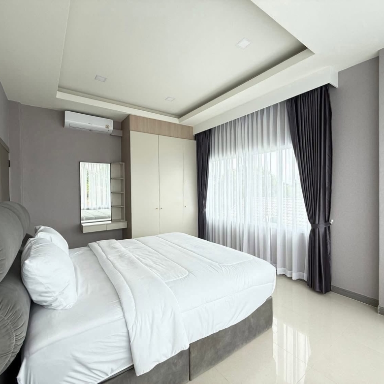 EP0913 | Only 3 km from Jomtien Beach Chaiyaphruek 2/7, sale 9.5 million THB with 5 beds 5 baths