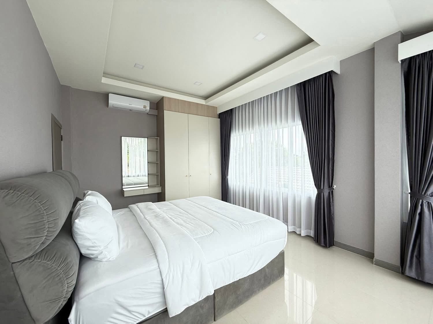 EP0913 | Only 3 km from Jomtien Beach Chaiyaphruek 2/7, sale 9.5 million THB with 5 beds 5 baths