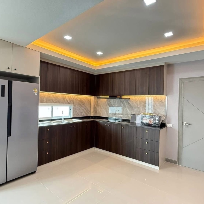 EP0913 | Only 3 km from Jomtien Beach Chaiyaphruek 2/7, sale 9.5 million THB with 5 beds 5 baths