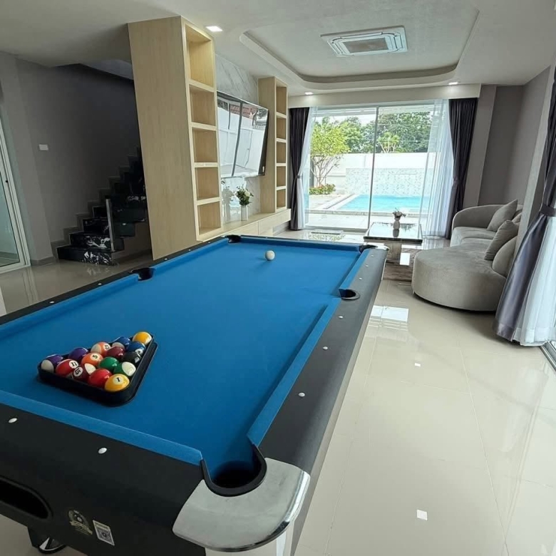 EP0913 | Only 3 km from Jomtien Beach Chaiyaphruek 2/7, sale 9.5 million THB with 5 beds 5 baths