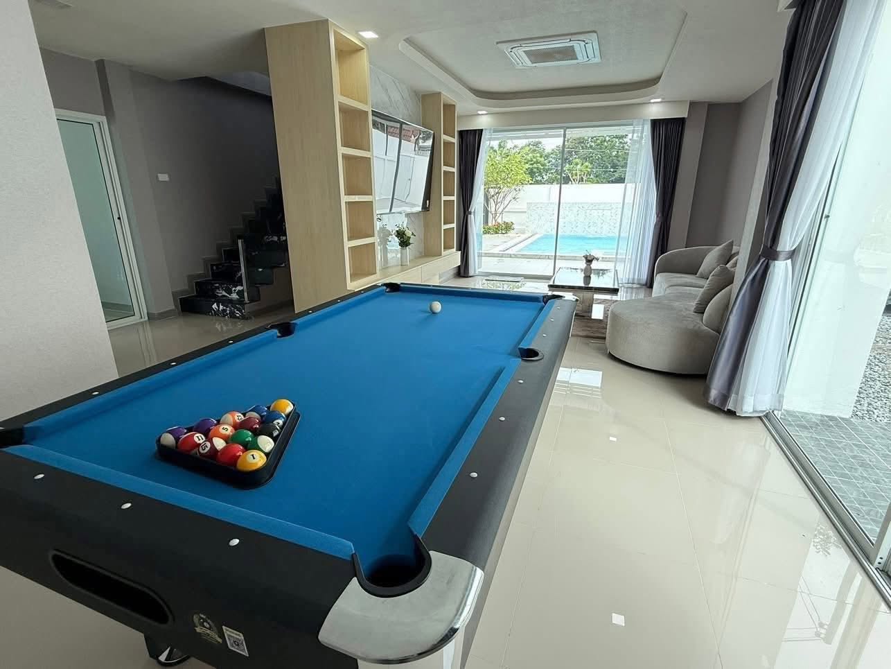 EP0913 | Only 3 km from Jomtien Beach Chaiyaphruek 2/7, sale 9.5 million THB with 5 beds 5 baths