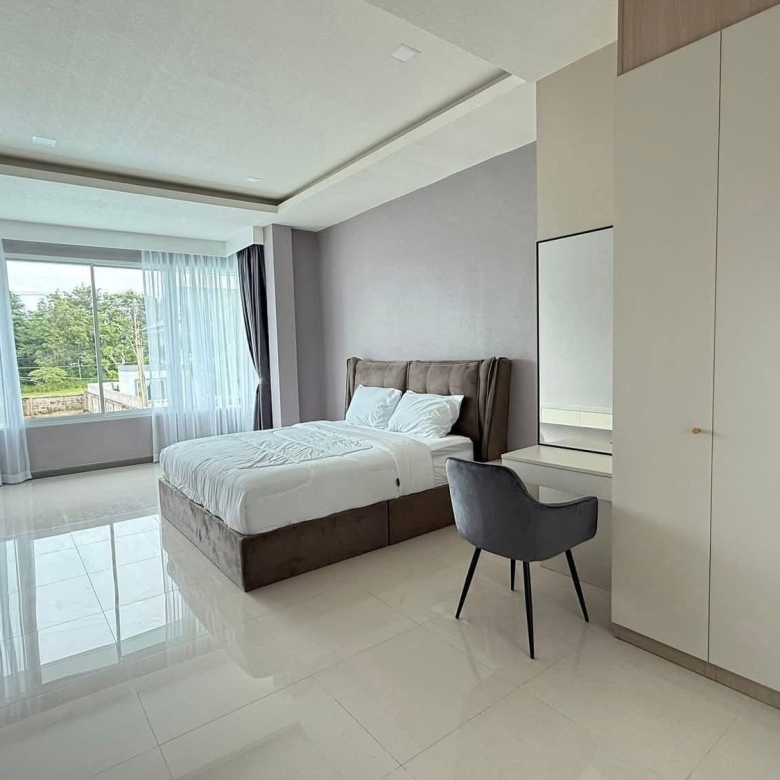 EP0913 | Only 3 km from Jomtien Beach Chaiyaphruek 2/7, sale 9.5 million THB with 5 beds 5 baths