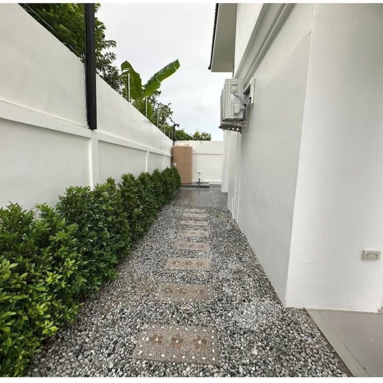 EP0913 | Only 3 km from Jomtien Beach Chaiyaphruek 2/7, sale 9.5 million THB with 5 beds 5 baths