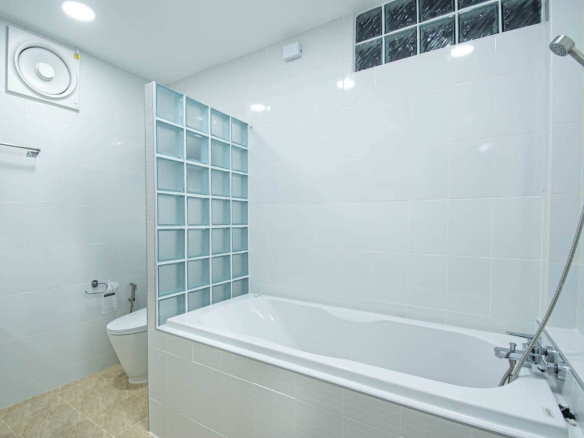 EP0918 | Project Size: 16 exclusive houses in total Atmosphere: Quiet, peaceful, and private Facilities: Communal clubhouse, fitness center,: Huay Yai, Pattaya