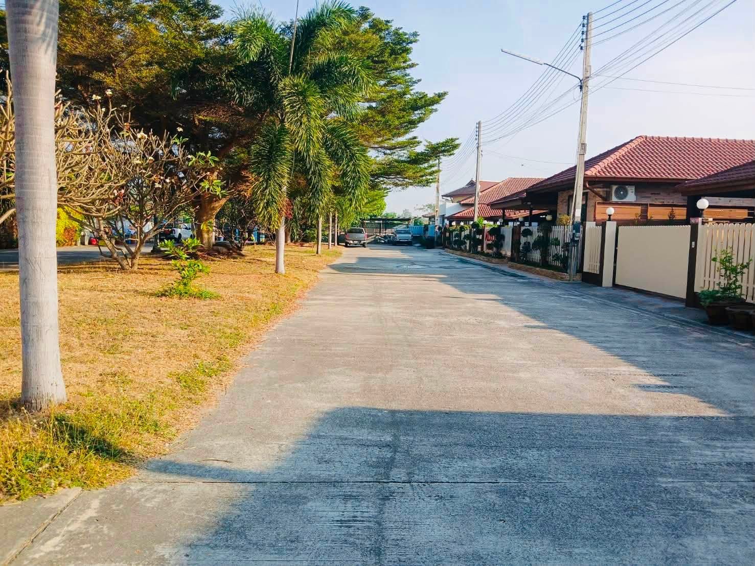 EP0918 | Project Size: 16 exclusive houses in total Atmosphere: Quiet, peaceful, and private Facilities: Communal clubhouse, fitness center,: Huay Yai, Pattaya