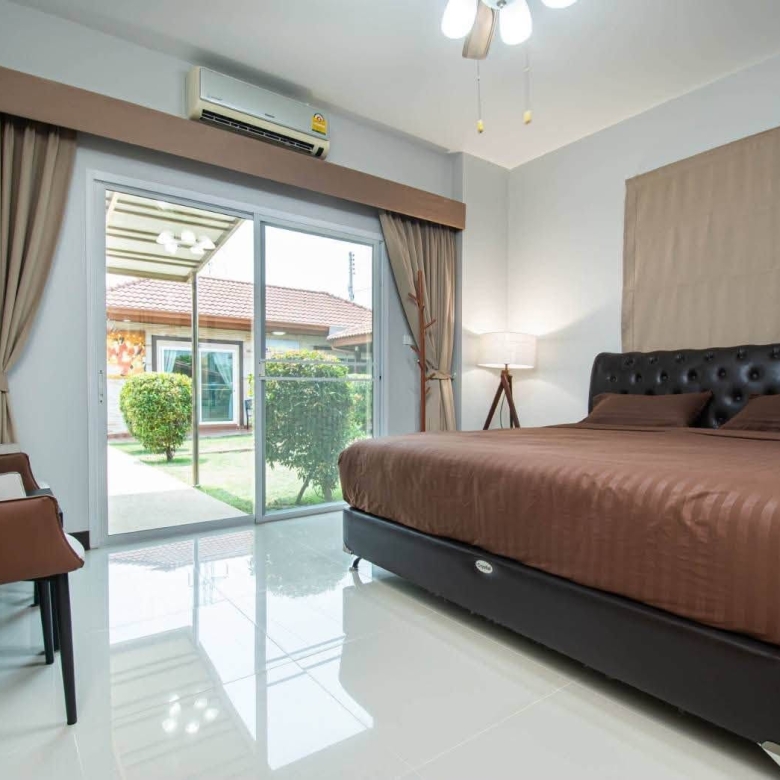 EP0918 | Project Size: 16 exclusive houses in total Atmosphere: Quiet, peaceful, and private Facilities: Communal clubhouse, fitness center,: Huay Yai, Pattaya