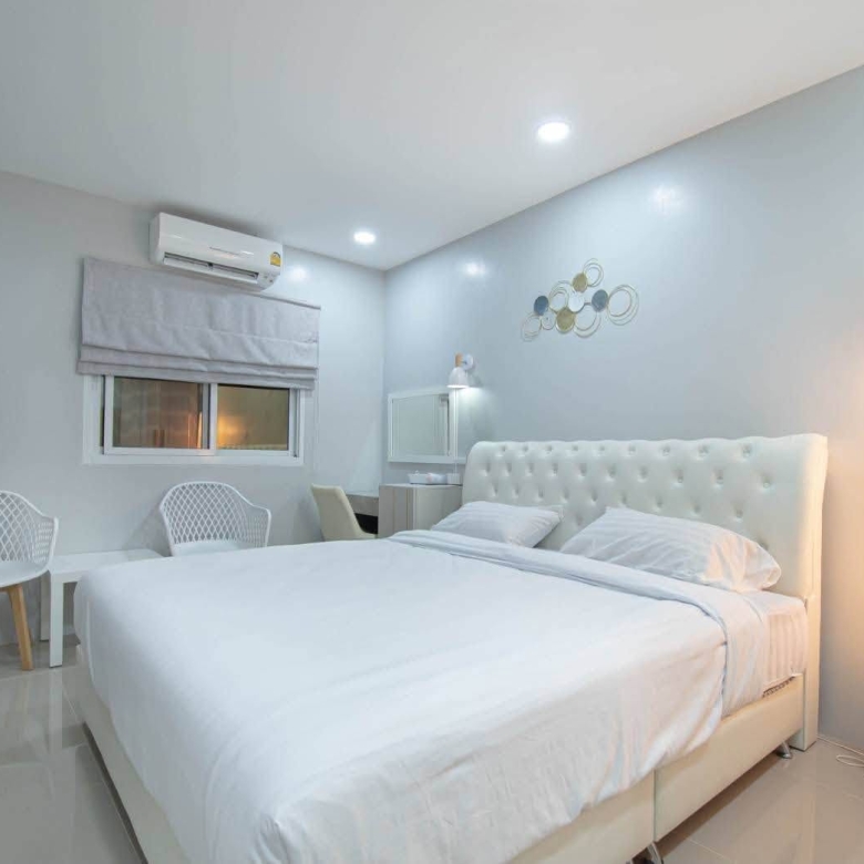 EP0918 | Project Size: 16 exclusive houses in total Atmosphere: Quiet, peaceful, and private Facilities: Communal clubhouse, fitness center,: Huay Yai, Pattaya