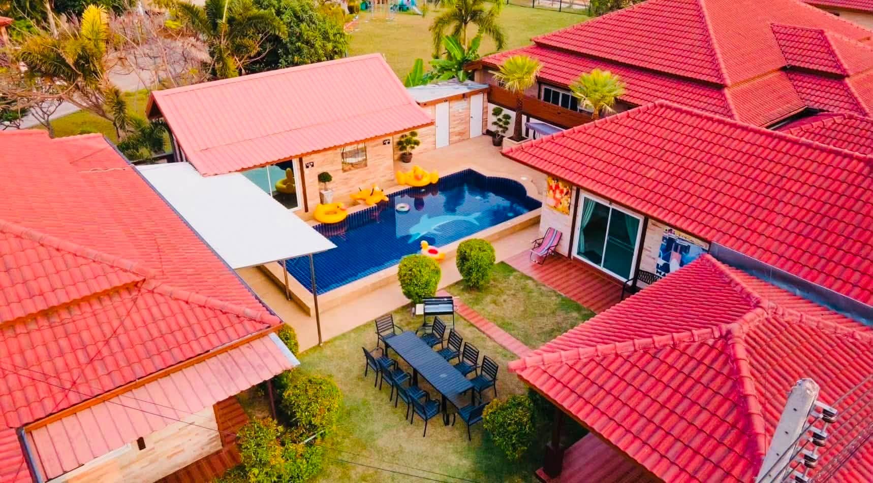 EP0918 | Project Size: 16 exclusive houses in total Atmosphere: Quiet, peaceful, and private Facilities: Communal clubhouse, fitness center,: Huay Yai, Pattaya