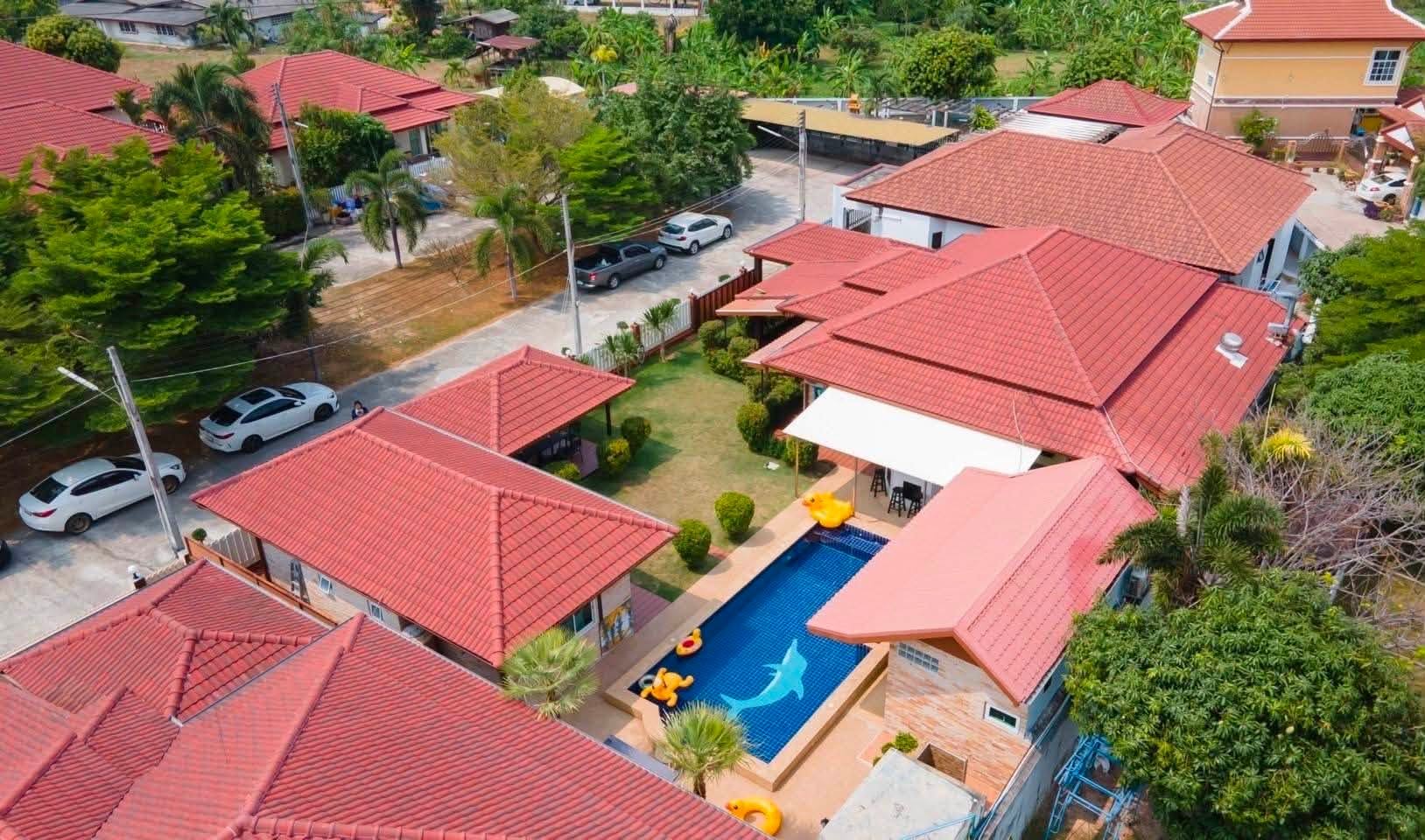 EP0918 | Project Size: 16 exclusive houses in total Atmosphere: Quiet, peaceful, and private Facilities: Communal clubhouse, fitness center,: Huay Yai, Pattaya