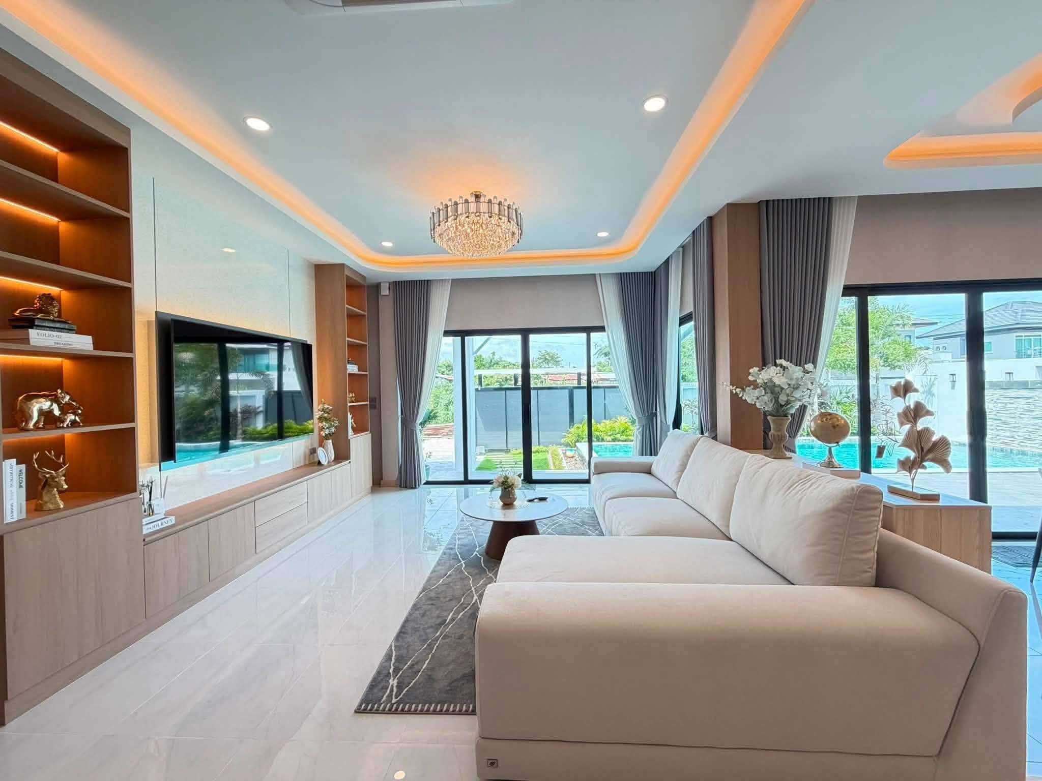 EP0912 | 4 bed 5 bath Huai Yai, situated in Soi Thetsaban 1, Soi 1 sale 12,990,000 Bath