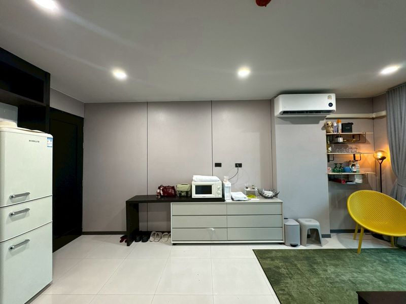 EP0977 | THE OCEAN PEARL PRATUMNAK Beautiful 1-Bedroom Condo in Pratumnak