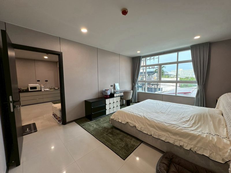EP0977 | THE OCEAN PEARL PRATUMNAK Beautiful 1-Bedroom Condo in Pratumnak